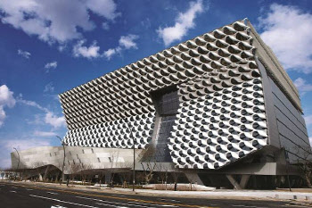 코오롱인더, 산업자재·화학 부문 개선 기대-하나