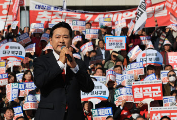 "이재명 탄핵" 목청 높여도 효과 無…국힘, 외연 확장은 어디에