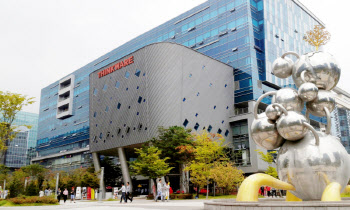 팅크웨어, 3분기 누적 매출 4천억 돌파…"로봇청소기 공급 확대"