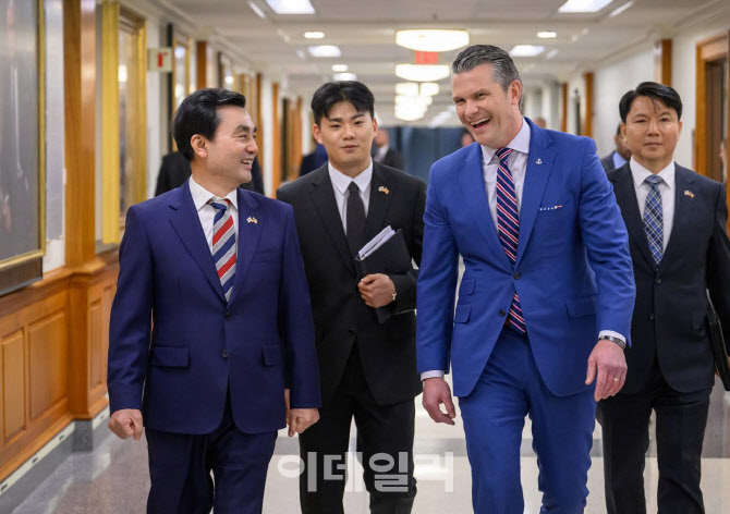 한미 국방장관 회담 개최 한미 국방장관 회담 열려