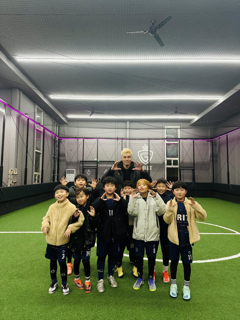 동아오츠카는 25일 오전 서울 용곡중학교에서 전국가대표 선수들, 학생들과 함께 대한민국 축구 국가대표팀을 응원하는 스쿨어택 프로그램을 진행한다. (사진=동아오츠카)