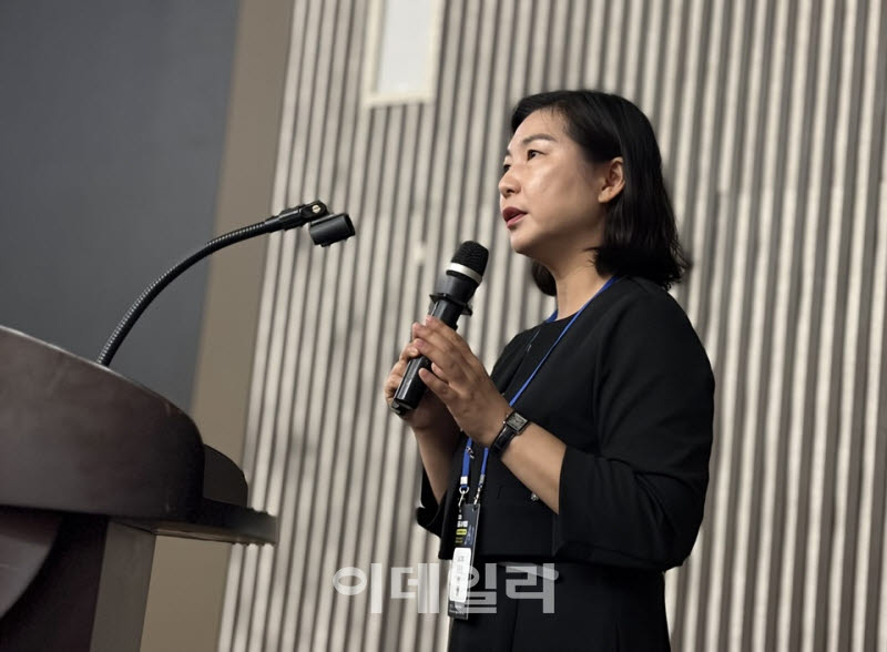 임은영 LG CNS 에이전틱AI 사업담당이 24일 열린 공공AI 박람회 부대 프로그램 ‘공공 AX 혁신 기술 포럼’에서 발표하고 있다. (사진=신영빈 기자)