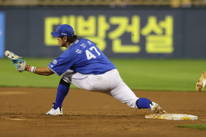 프로 데뷔 후 처음으로 포수가 아닌 1루수로 변신한 강민호. 사진=삼성라이온즈