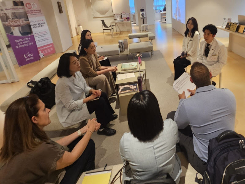 글로벌 맘모톰 본사·코리아, 유브의원서 미세석회화 진단과 최소침습 유방생검 미래 논의
