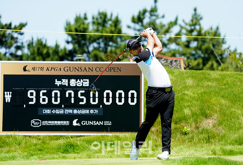[포토] 이준석, 파워샷을 날린다