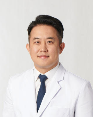 [전문의 칼럼] 50대 여성 손가락 '딸깍' 소리의 정체.... 방아쇠수지란?