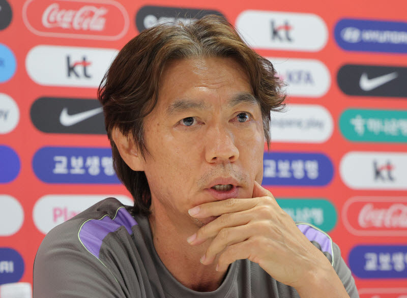 발언하는 홍명보 축구 대표팀 감독.(사진=연합뉴스)