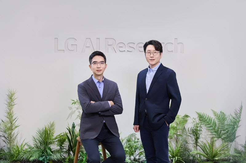 왼쪽부터 이홍락, 임우형 LG AI연구원 공동 연구원장.(사진=LG AI연구원)