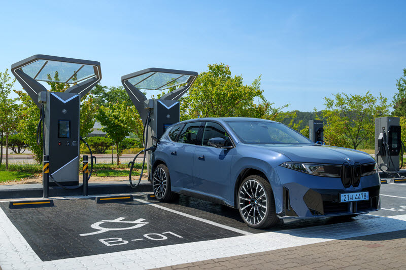 BMW, 국내 최초 400kW 초급속 전기차 충전기 설치