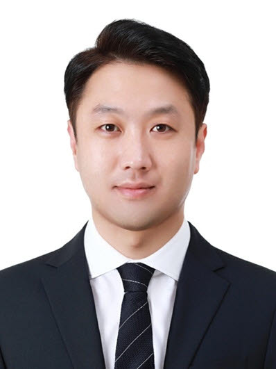 위상 커진 K바이오, 박수치긴 이르다[생생확대경]