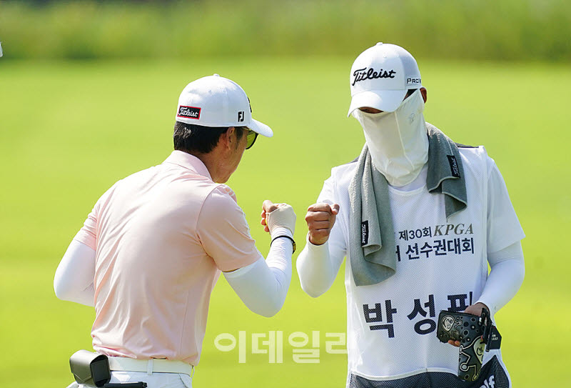 [포토] 박성필, 나이스 버디