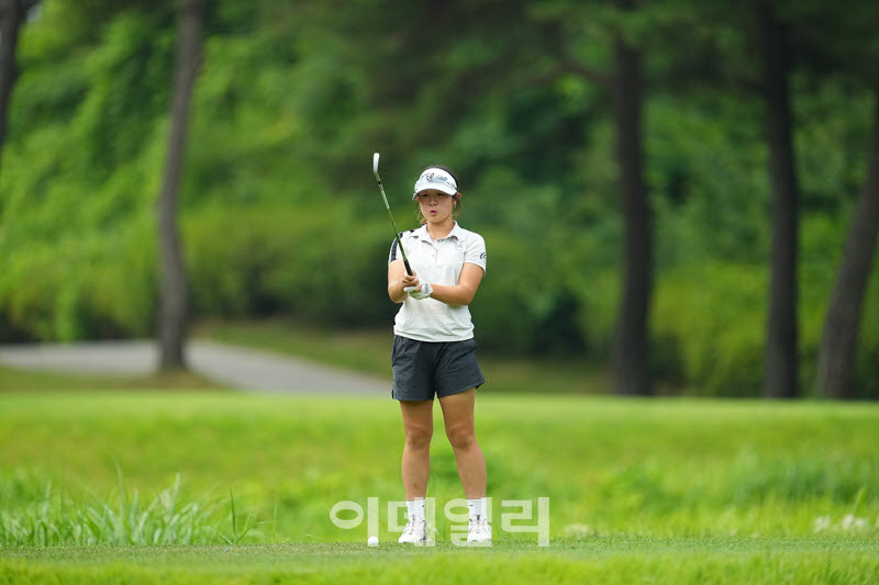 [포토]송민서,버디를 정조준한다