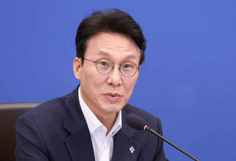 김민석 국무총리가 30일 청와대에서 열린 이재명 대통령 주재 국무회의 겸 비상경제점검회의에서 발언하고 있다. (사진=연합뉴스)