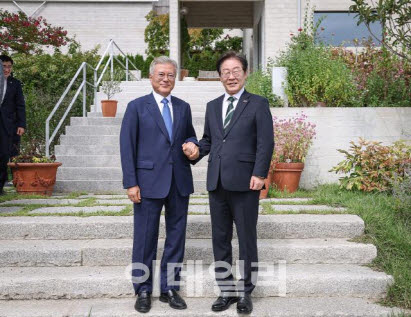 2024년 9월 양산에 있는 문재인 전 대통령 사저에서 회동했던 이재명 당시 더불어민주당 대표