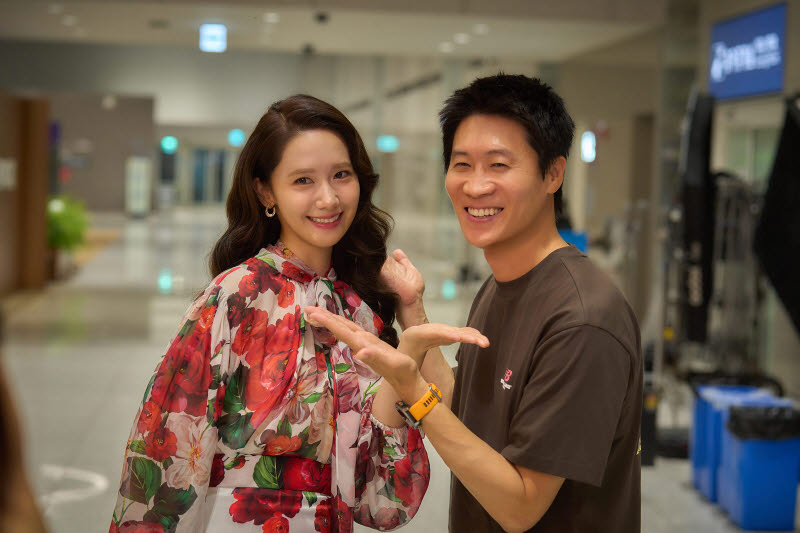 임윤아(왼쪽)와 진선규.(사진=넷플릭스)