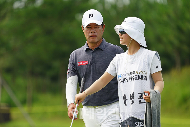 [포토] 홀아웃하는 나병관