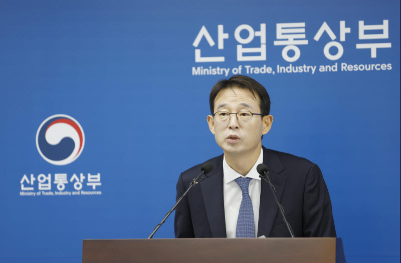 강감찬 산업통상부 무역투자실장이 1일 정부세종청사 산업부 기자실에서 '6월 수출입동향'을 발표하고 있다. 사진=산업부