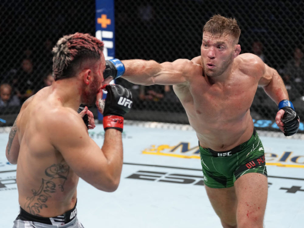드리퀴스 뒤 플레시(오른쪽). 사진=UFC