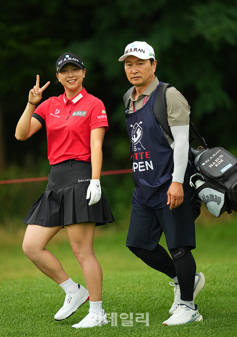[포토]김하은,아빠와 콤비 브이
