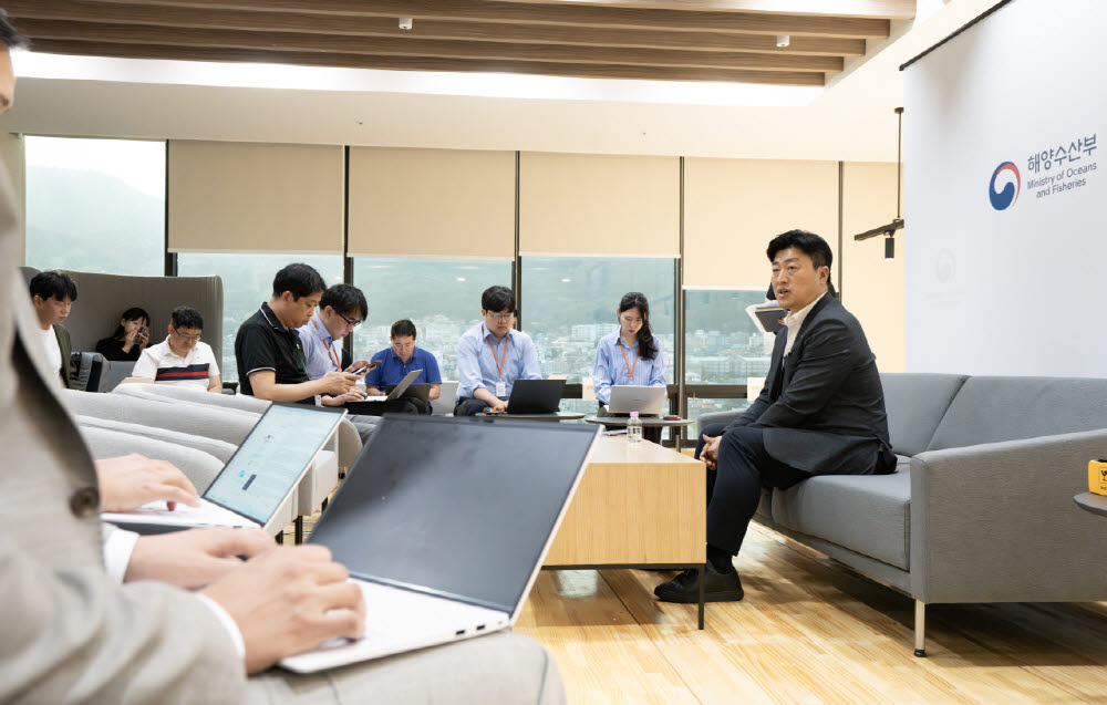 남재헌 해양수산부 차관이 2일 부산 해수부 청사에서 진행된 기자간담회에서 발언하고 있다.(사진=해수부)