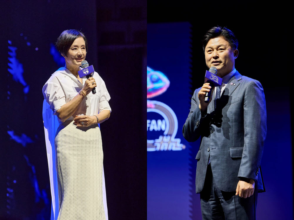 왼쪽부터 장미희 조직위원장, 조용익 조직위원장.(사진=BIFAN)