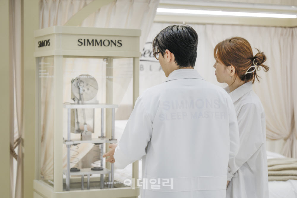 [포토]시몬스, 대구서 ‘뷰티레스트 블랙’ 체험형 팝업 선보여