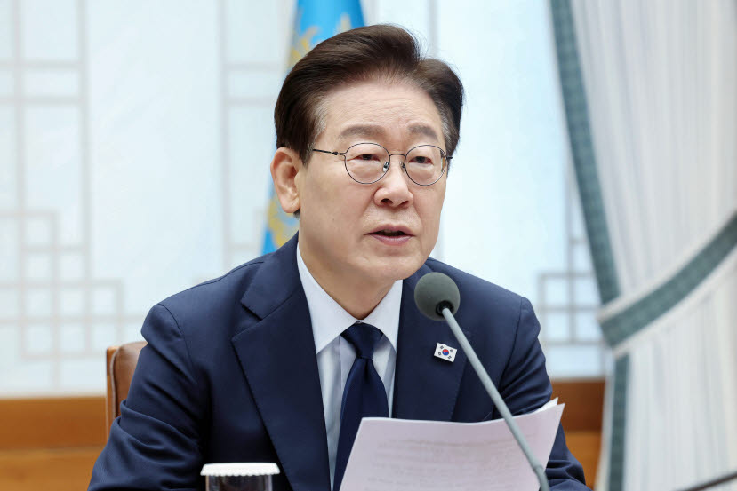 이재명 대통령이 6일 청와대에서 열린 메가프로젝트 민관합동 점검회의에서 발언하고 있다.(사진=연합뉴스)