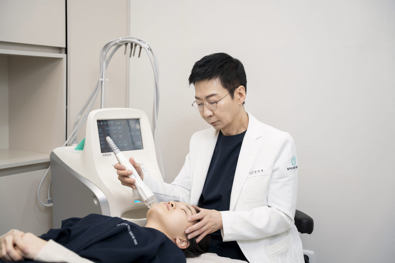 기미와 잡티, 여름 방치하면 더 악화된다…즉각 치료가 답
