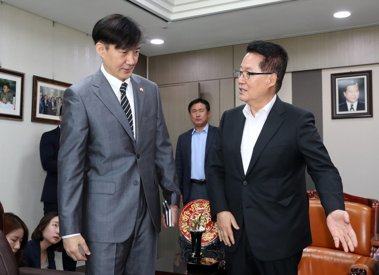 조국 전 조국혁신당 대표(왼쪽), 박지원 더불어민주당 의원.(사진=뉴스1)
