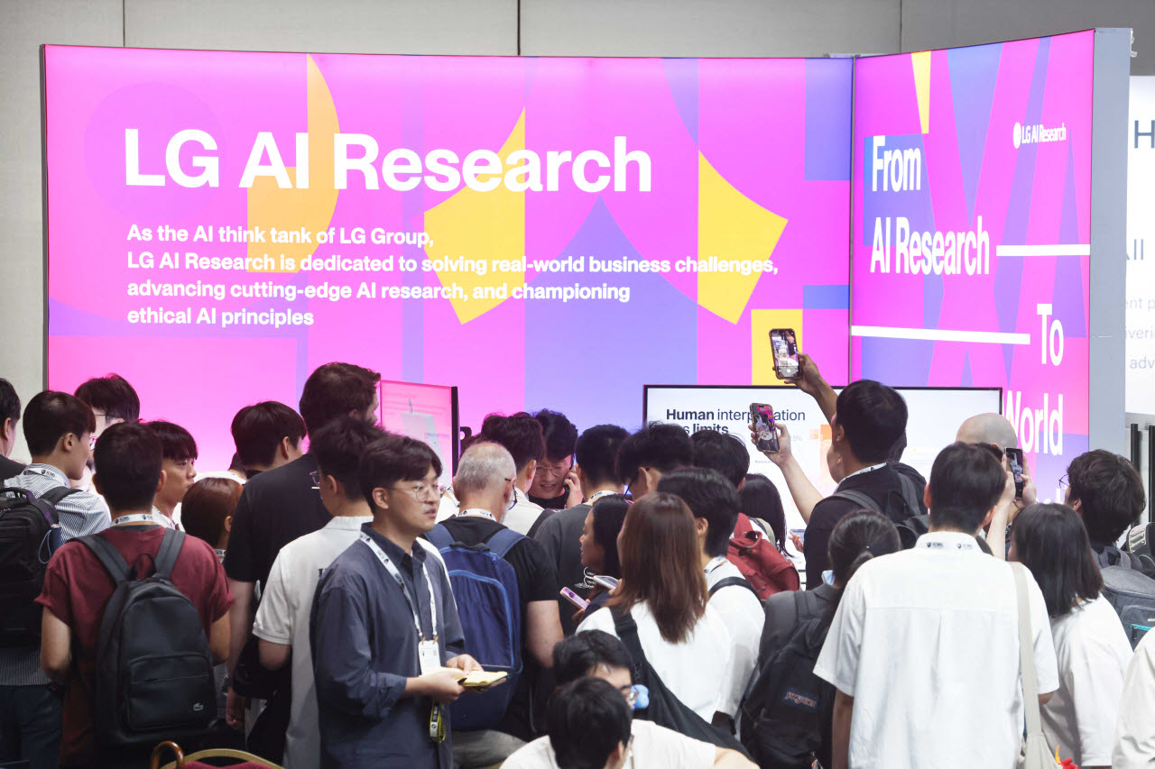 LG AI연구원이 서울 코엑스에서 진행 중인 ICML 2026에 참가해 연구 성과와 엑사원의 산업 현장 혁신 사례를 공개했다. (사진=LG)