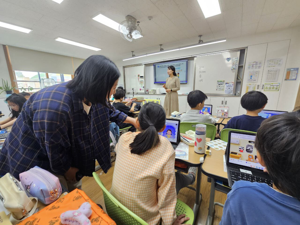 하이러닝을 활용한 학교 현장 수업 장면.(사진=경기도교육청)