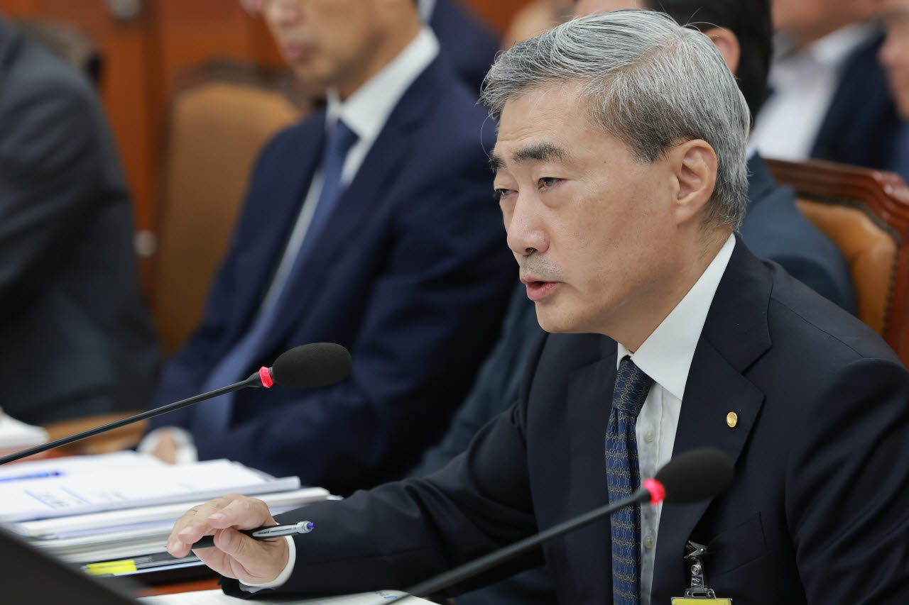 신현송 한국은행 총재가 9일 국회에서 열린 재정경제기획위원회 제2차 전체회의에서 의원 질의에 답하고 있다. (사진= 연합뉴스)