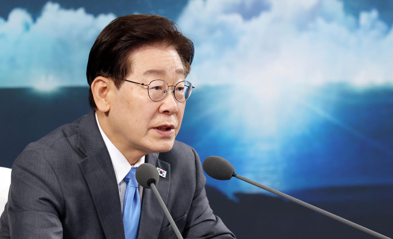 이재명 대통령이 3일 경남 진주시에서 열린 제5회 국가우주위원회에서 발언하고 있다.(사진=연합뉴스)