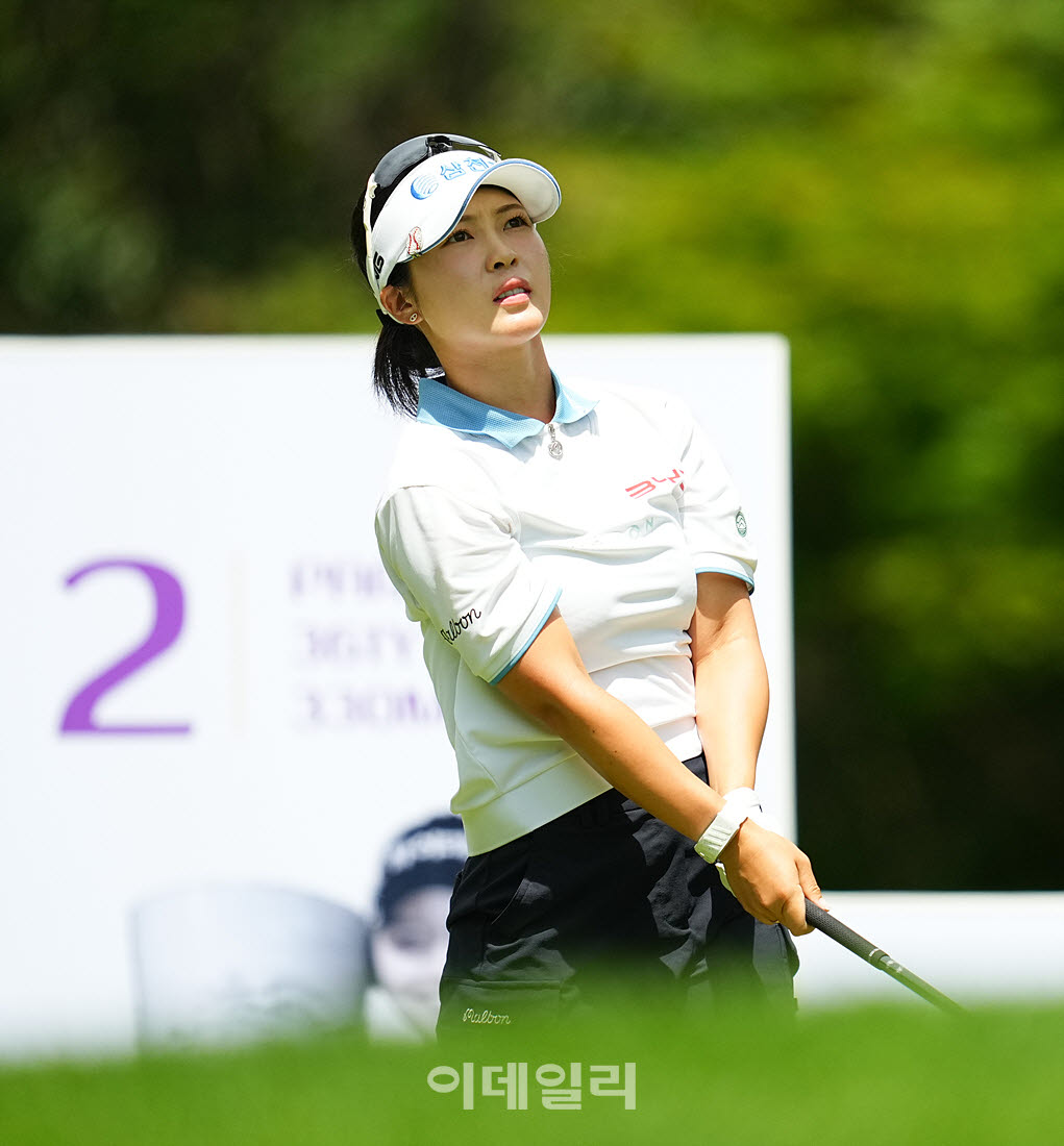 [포토]전예성,타구 방향 확인