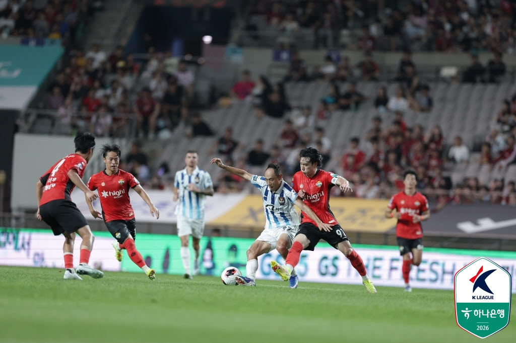 FC서울과 강원FC의 경기 모습. 사진=한국프로축구연맹