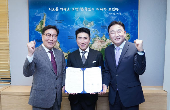 김성용 동원F&B 대표(왼쪽부터) 장동민 푸른하늘 대표, 안형배 남양매직 대표(사진=푸른하늘)