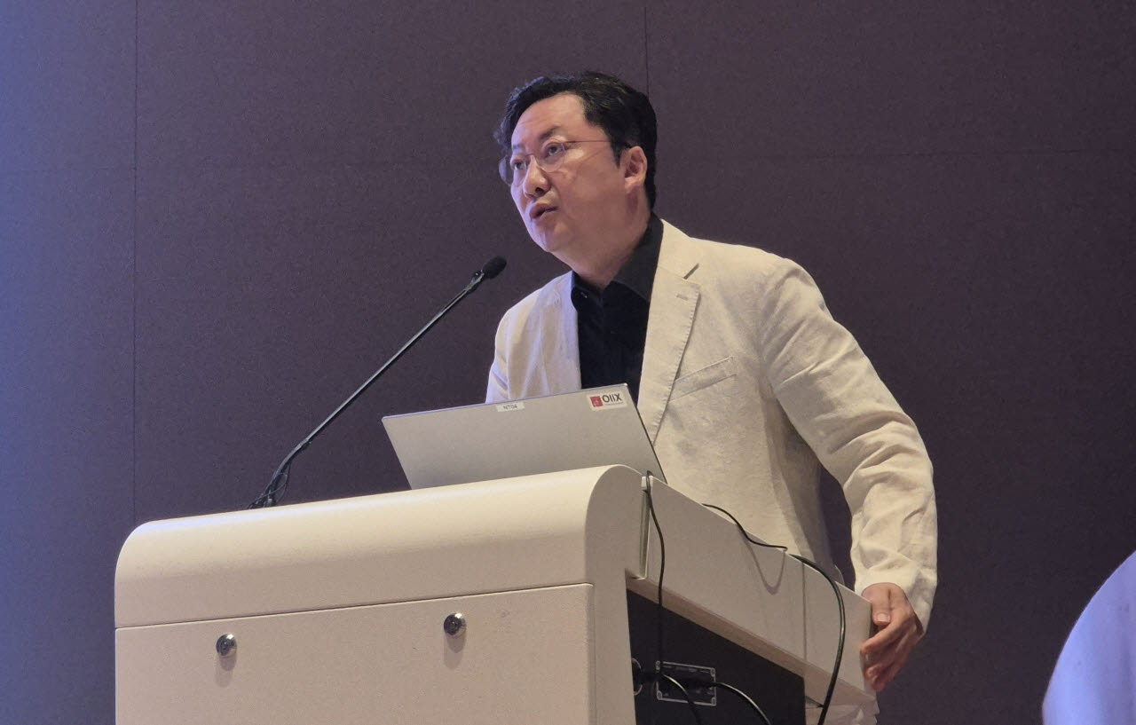 이동기 올릭스 대표가 14일 오후 2시 서울 여의도 한국거래소에서 열린 ‘2026 R&D 데이’에서 발표하고 있다. (사진=김새미 기자)