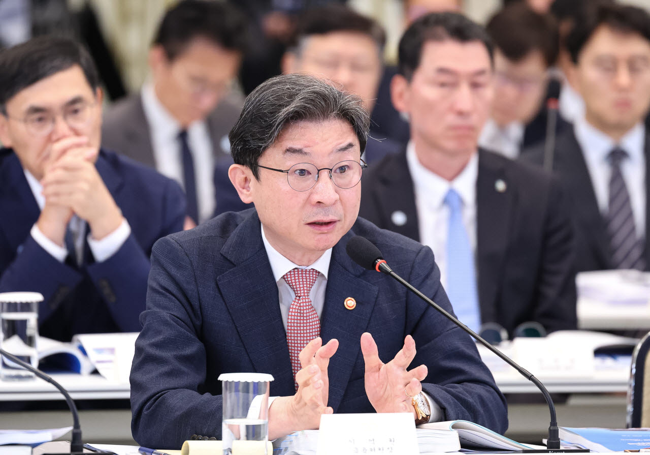 이억원 금융위원장이 15일 청와대 영빈관에서 열린 이재명 대통령 주재 부처 업무보고에서 발언하고 있다. (사진=청와대통신사진기자단)