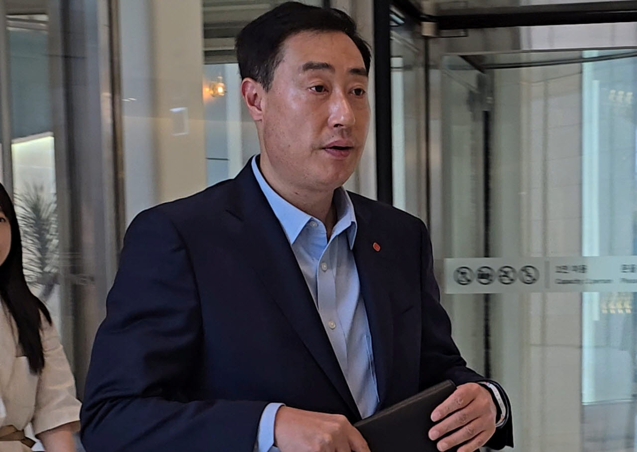 김동하 롯데면세점 대표가 15일 서울 송파구 롯데월드타워에서 열리는 2026 하반기 롯데 VCM에 참석하고 있다. (사진=롯데 VCM 공동취재단)