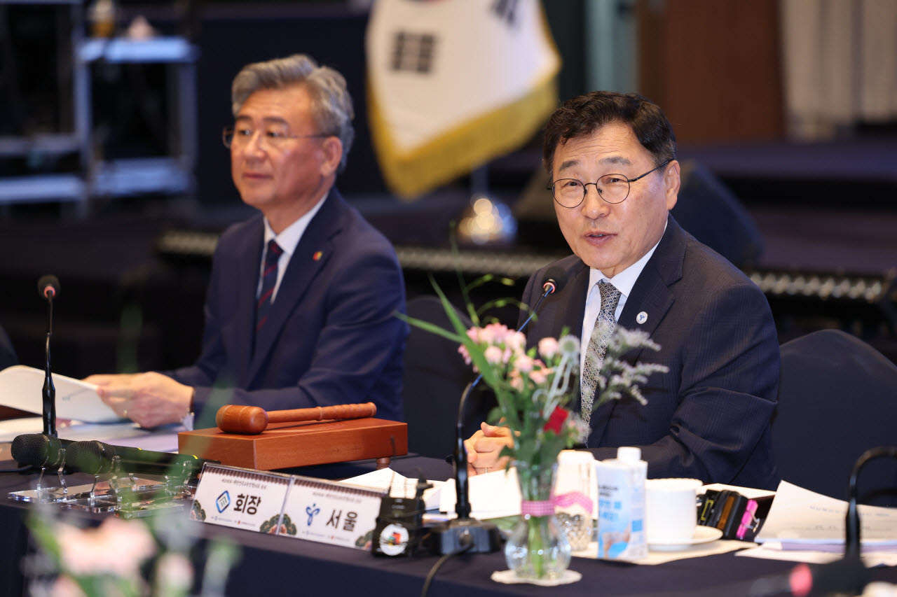 15일 전북 전부에서 열린 대한민국교육감협의회 총회에서 정근식 서울시교육감이 발언하고 있다.(사진=교육감협의회)