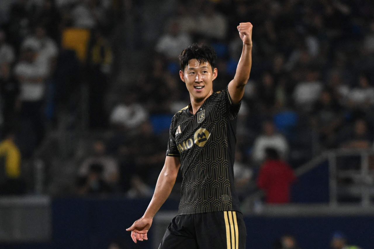 LAFC의 손흥민이 골을 터뜨린 뒤 주먹을 불끈 쥐면서 기뻐하고 있다. 사진=AP PHOTO