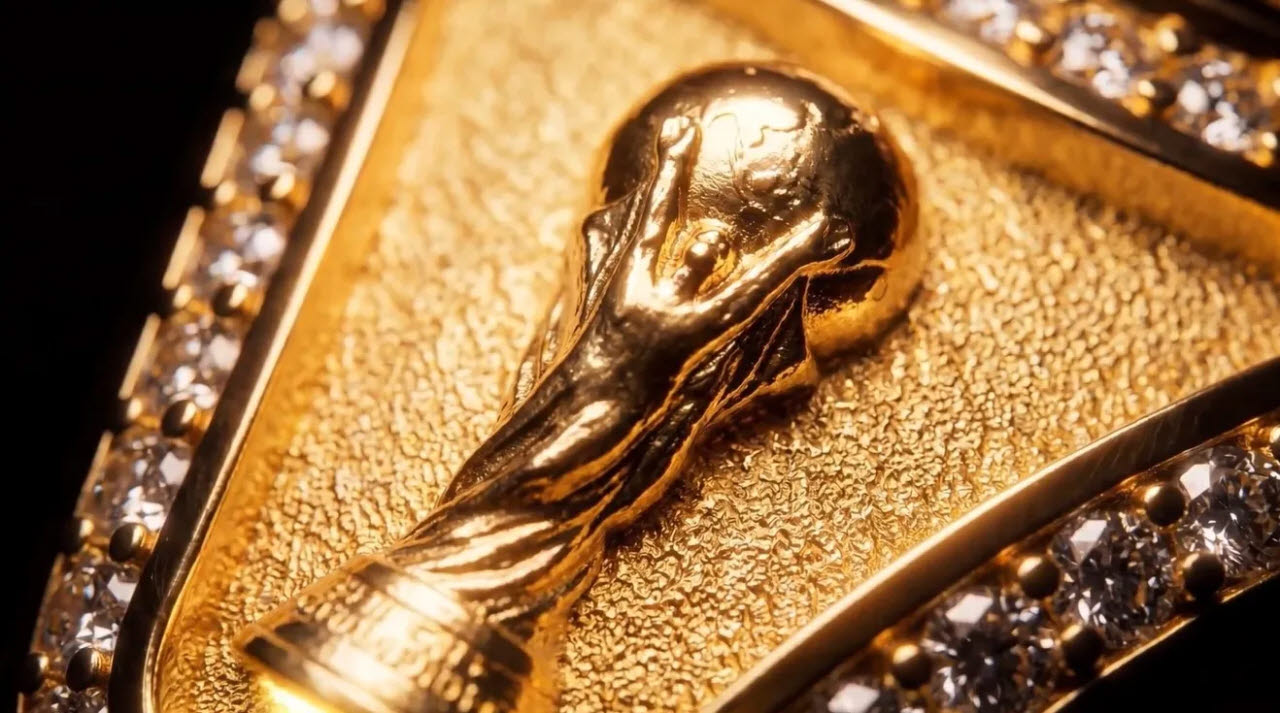우승 트로피가 조각된 월드컵 우승 반지. 사진=FIFA