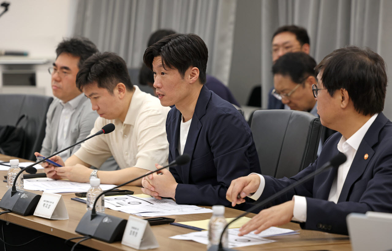 20일 서울 종로구 국립현대미술관 서울에서 열린 K-축구혁신위원회 3차 회의 모습. 사진=문화체육관광부