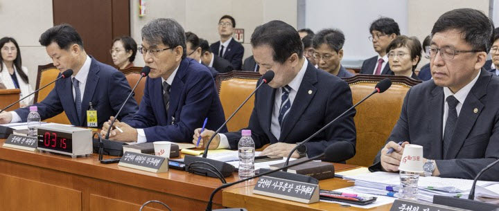 심문에 답하는 노태악 전 중앙선거관리위원장(사진 = 연합뉴스)