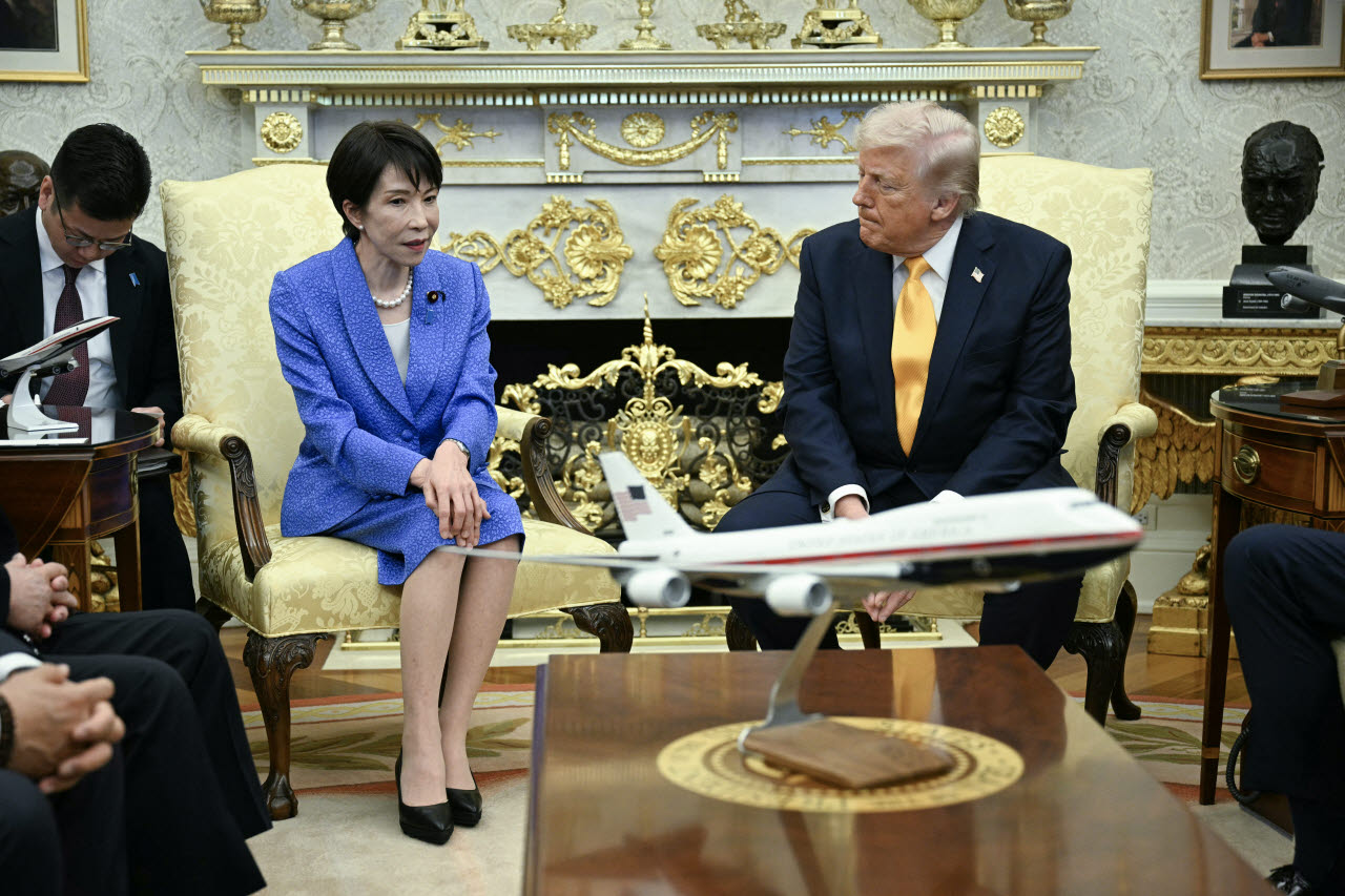 다카이치 사나에(왼쪽) 일본 총리와 도널드 트럼프 미국 대통령. (사진=AFP)