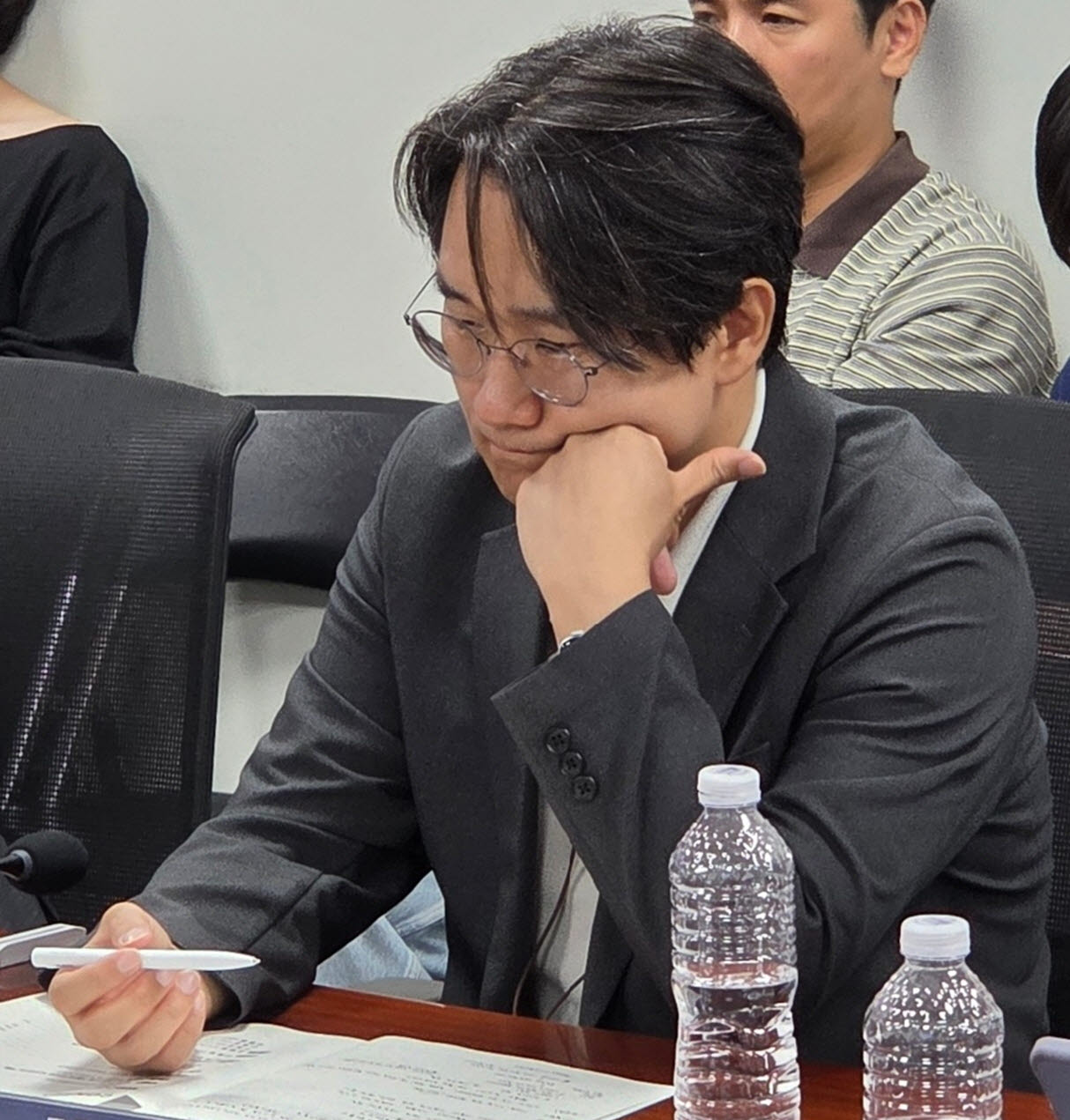 김성진 금융위원회 가상자산과장이 법인시장 개방에 대한 고민을 언급하면서 생각에 잠겨있다. (사진=서민지 기자)