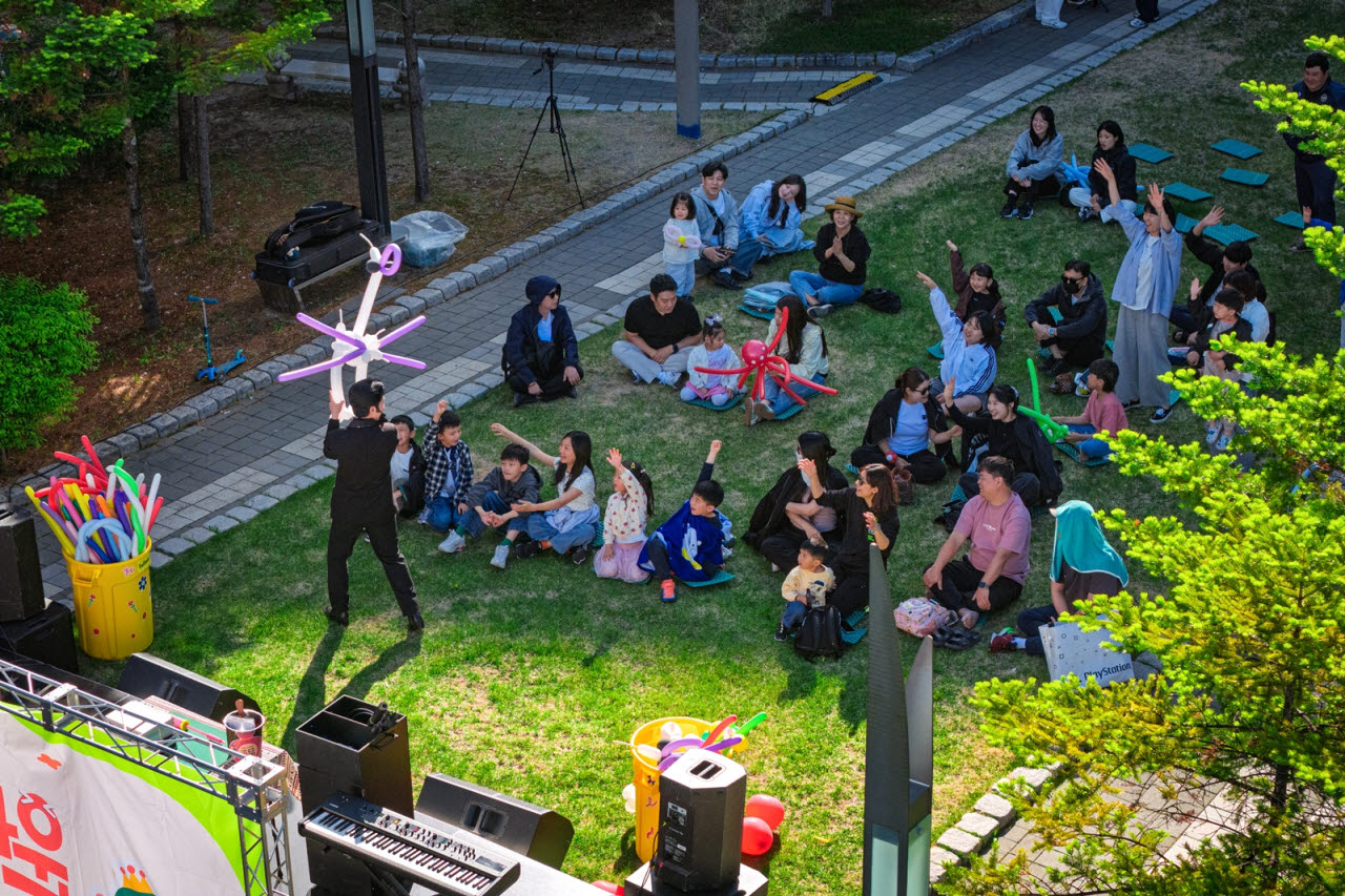 리조트 내에서 진행되는 상설공연 (사진=하이원리조트)