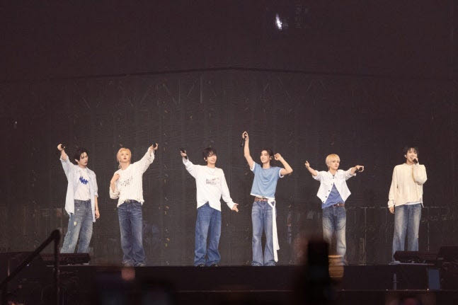 왼쪽부터 태산, 성호, 명재현, 이한, 리우, 운학(사진=KOZ엔터테인먼트)