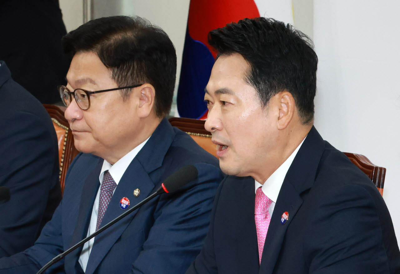 [이데일리 방인권 기자] 장동혁 국민의힘 대표가 27일 서울 여의도 국회에서 열린 최고위원회의에서 모두발언을 하고 있다.