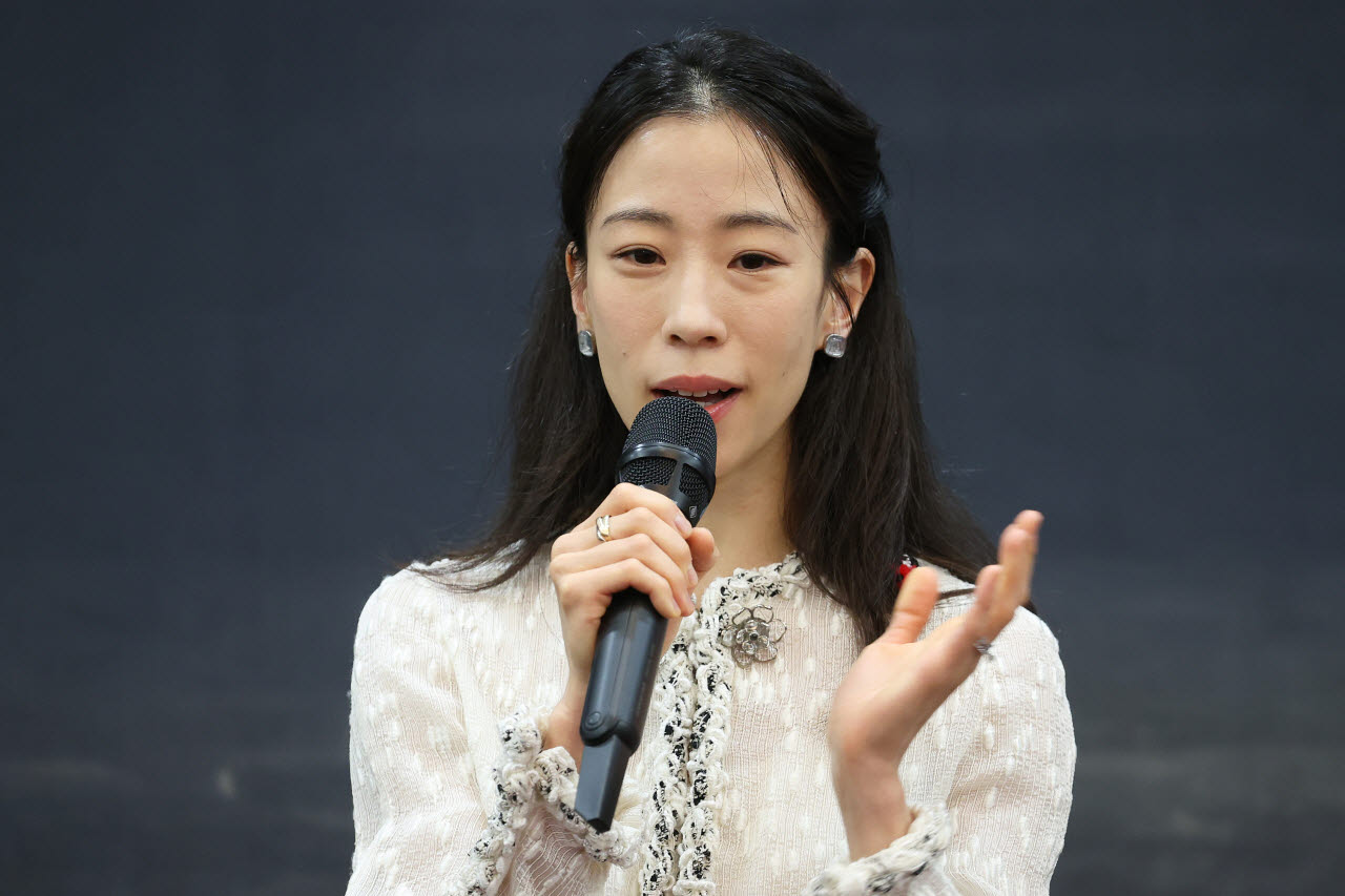 박세은 파리 오페라 발레 수석무용수가 27일 서울 서초구 예술의전당에서 열린 국제 발레 갈라 '우리 시대 에투알 2026' 기자간담회에서 인사말을 하고 있다. (사진=연합뉴스)